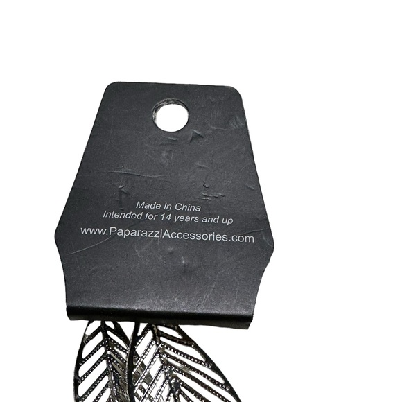 Gifted❌Paparazzi, Necklace & Earrings Set, Sivertone - Picture 6 of 9